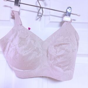 Athleta ritual Lace Wireless Bra in cream size large a to c cups nwt